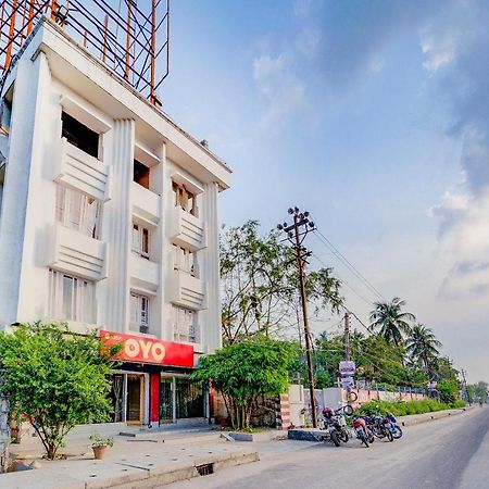 Oyo 13521 Sudhriti Hotel Siliguri Luaran gambar