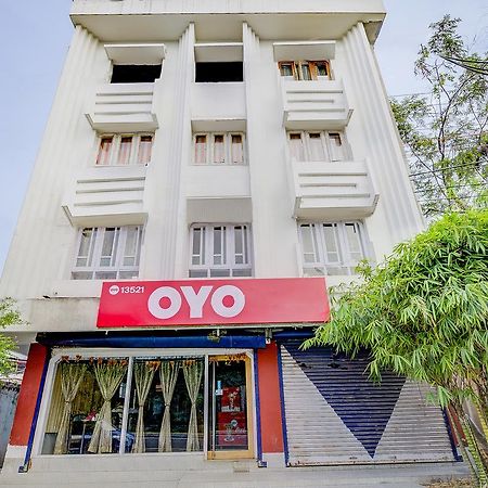 Oyo 13521 Sudhriti Hotel Siliguri Luaran gambar
