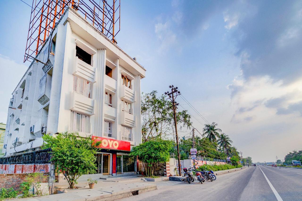 Oyo 13521 Sudhriti Hotel Siliguri Luaran gambar