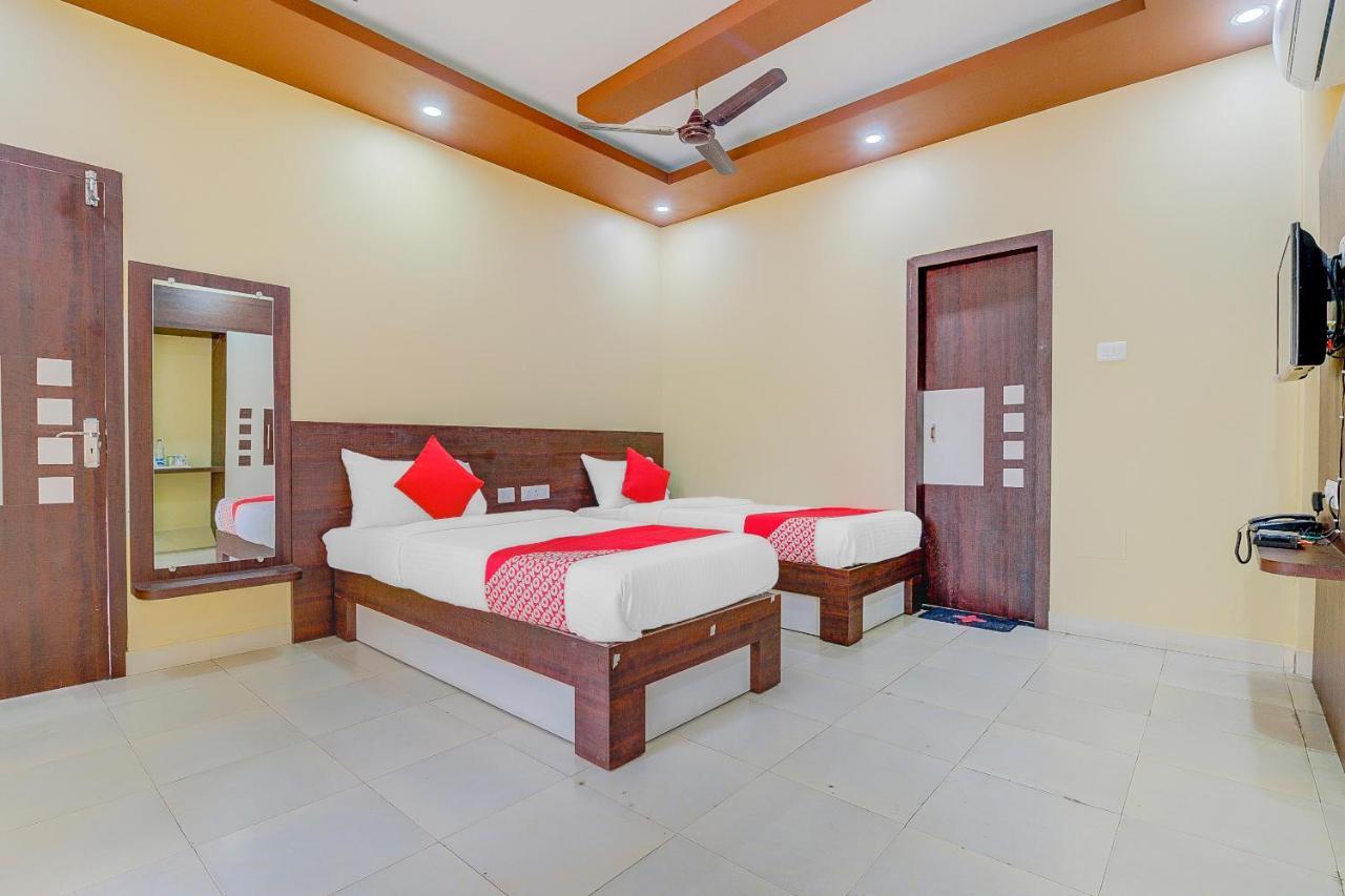 Oyo 13521 Sudhriti Hotel Siliguri Luaran gambar