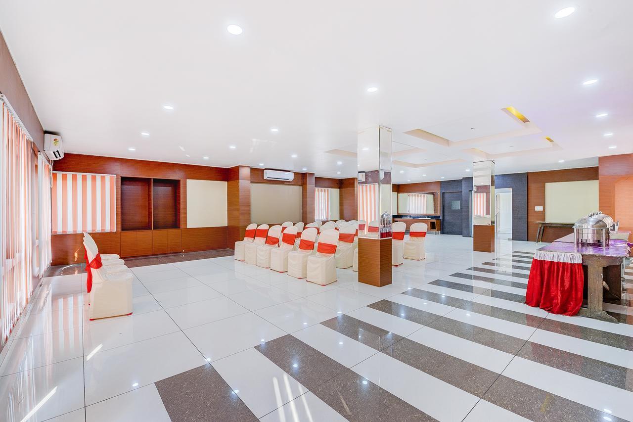 Oyo 13521 Sudhriti Hotel Siliguri Luaran gambar