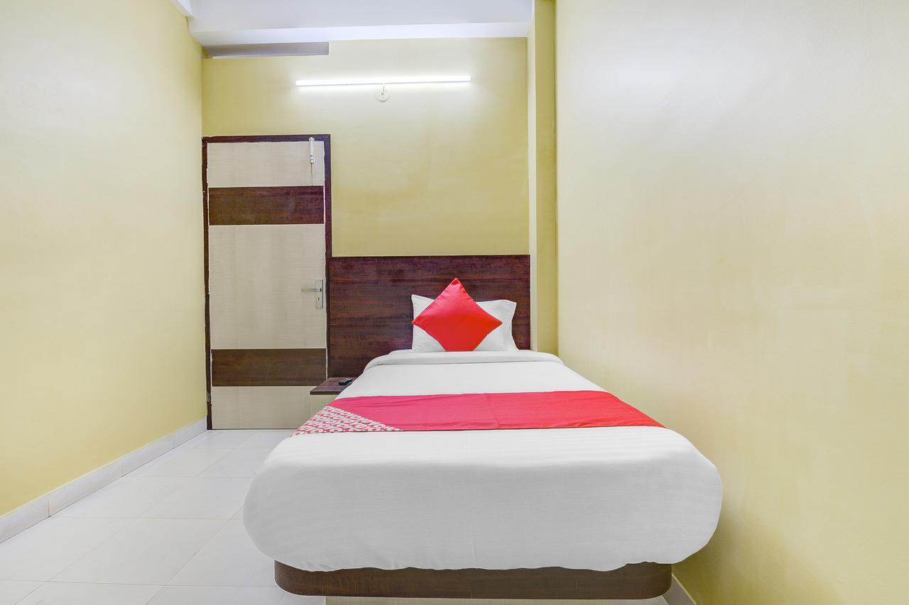 Oyo 13521 Sudhriti Hotel Siliguri Luaran gambar