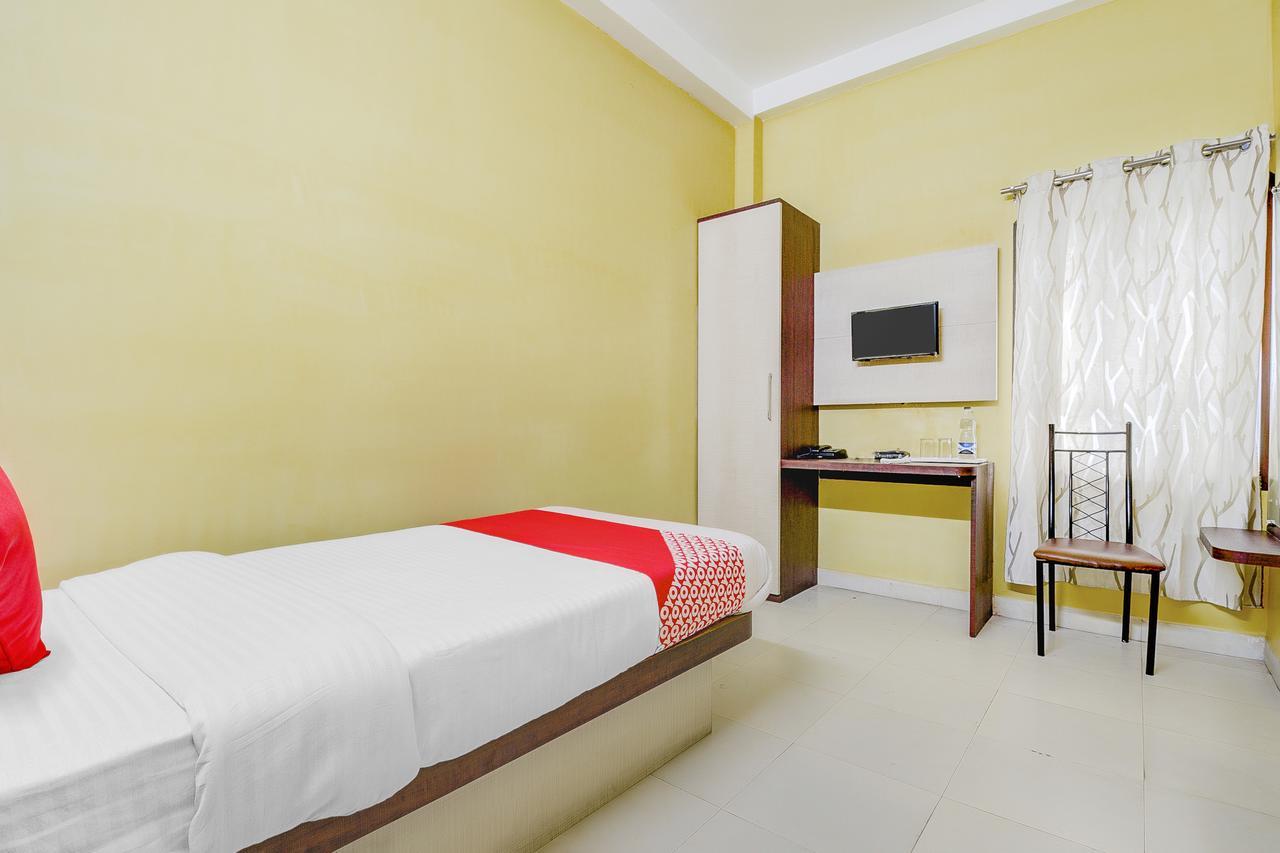 Oyo 13521 Sudhriti Hotel Siliguri Luaran gambar