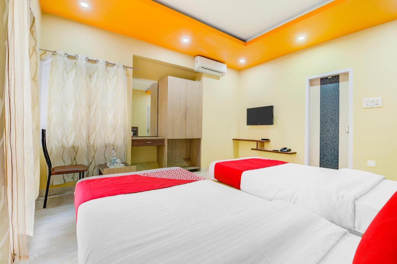 Oyo 13521 Sudhriti Hotel Siliguri Luaran gambar
